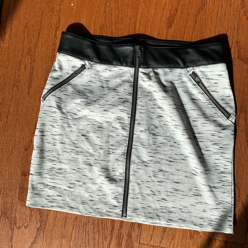 ⭐️5 for 25 sale⭐️Rock and republic skirt